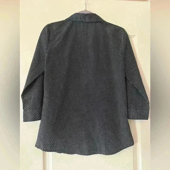 EUC Liz Claiborne Blouse Button Down, Polka Dot Women’s size small - Picture 9 of 9
